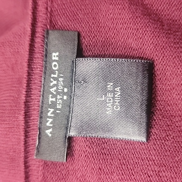 Ann Taylor Button Down Cardigan, Maroon / Wine w/ Multi-Layer Front. EUC. Size L - Picture 5 of 10
